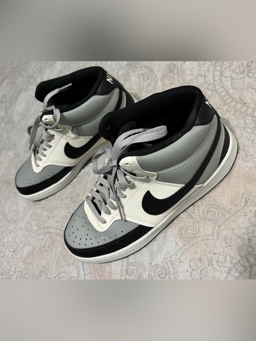 Nike Men’s High-Top Sneakers - Black/Gray/White